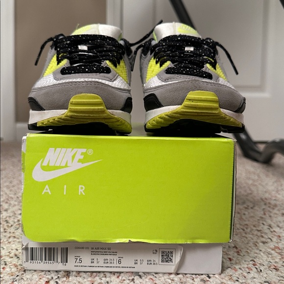 Used Women’s Air Max 90 - Picture 10 of 10